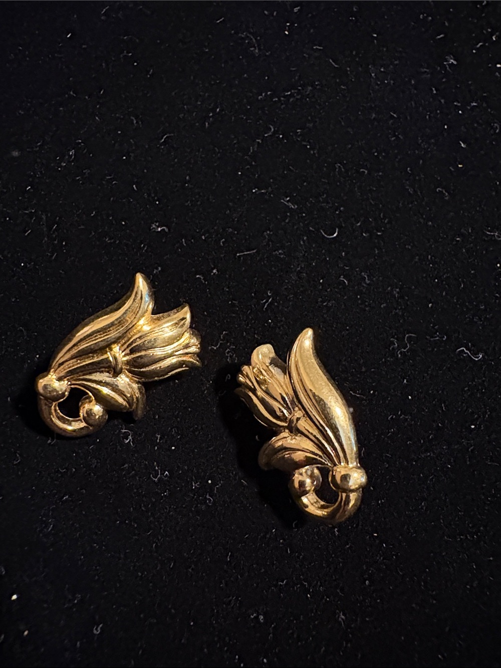 Source Unknown Gold Floral Leaf Clip-On Earrings - Gold